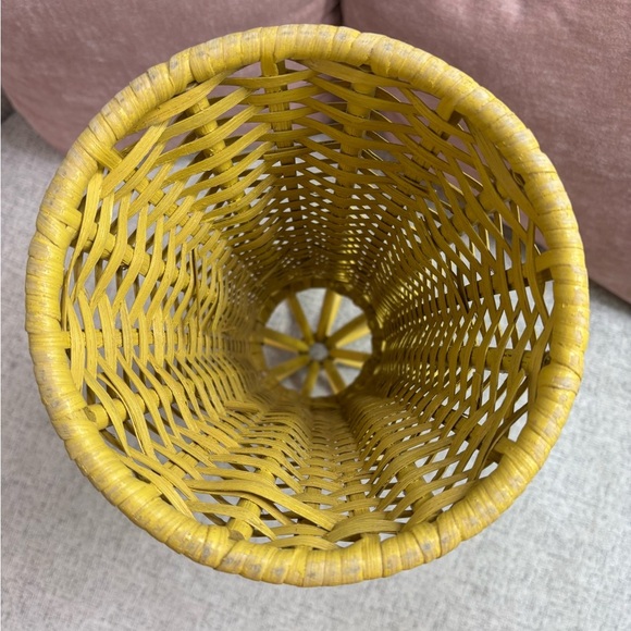 Yellow Woven Basket with Unique Design - Picture 2 of 4